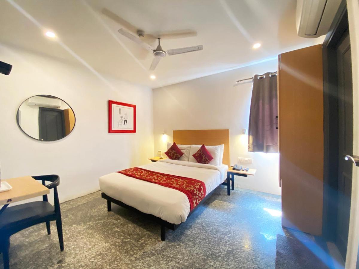 Hotel Golden Saffron By Qotel-Punjabi Bagh Nova Deli Exterior foto