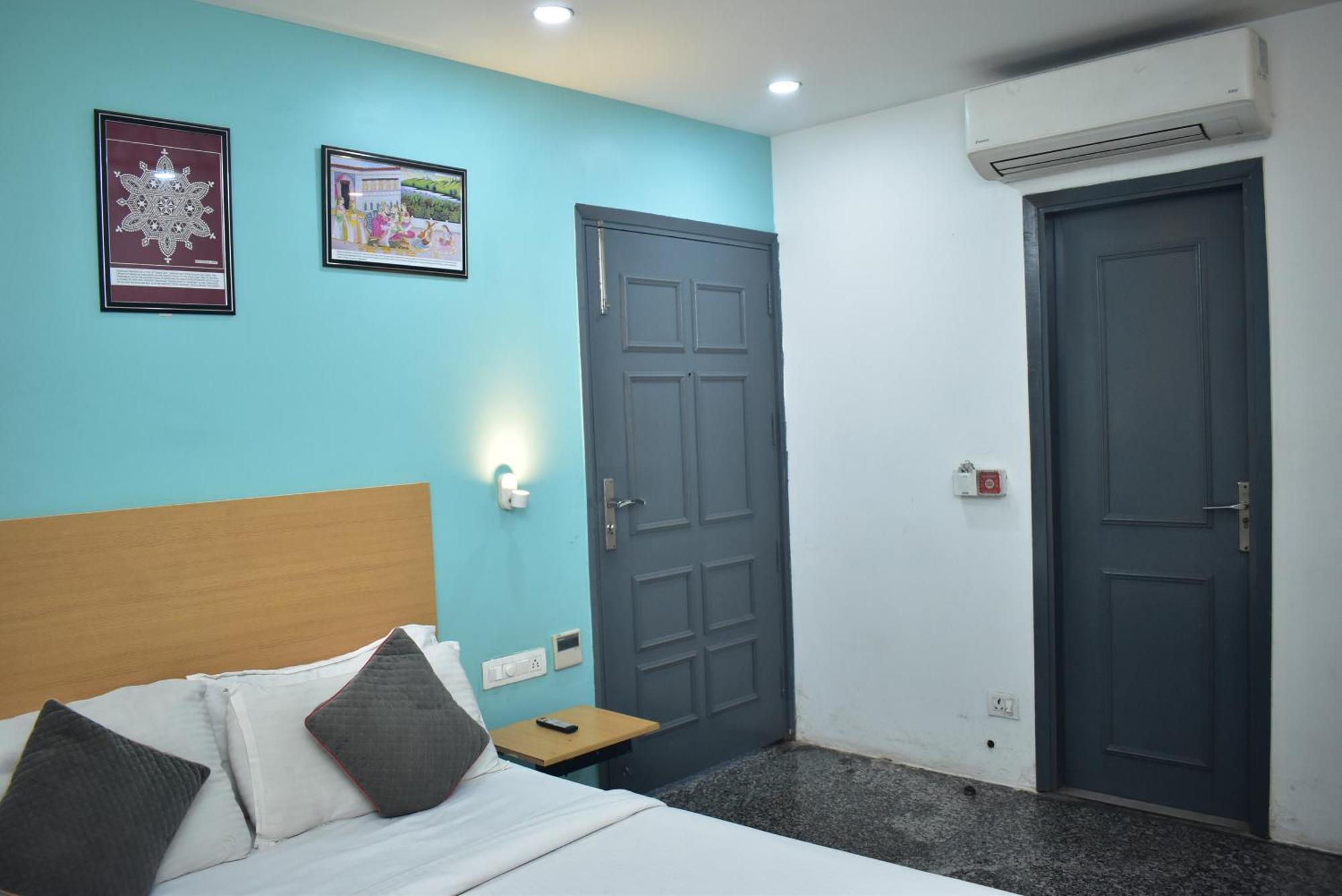 Hotel Golden Saffron By Qotel-Punjabi Bagh Nova Deli Exterior foto