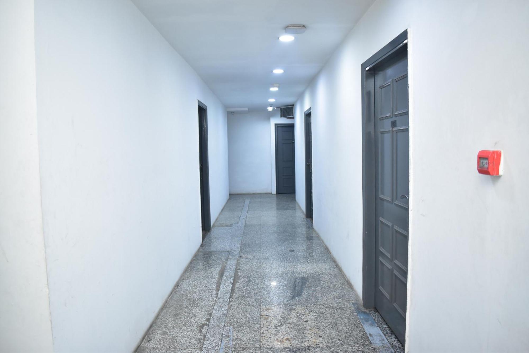 Hotel Golden Saffron By Qotel-Punjabi Bagh Nova Deli Exterior foto