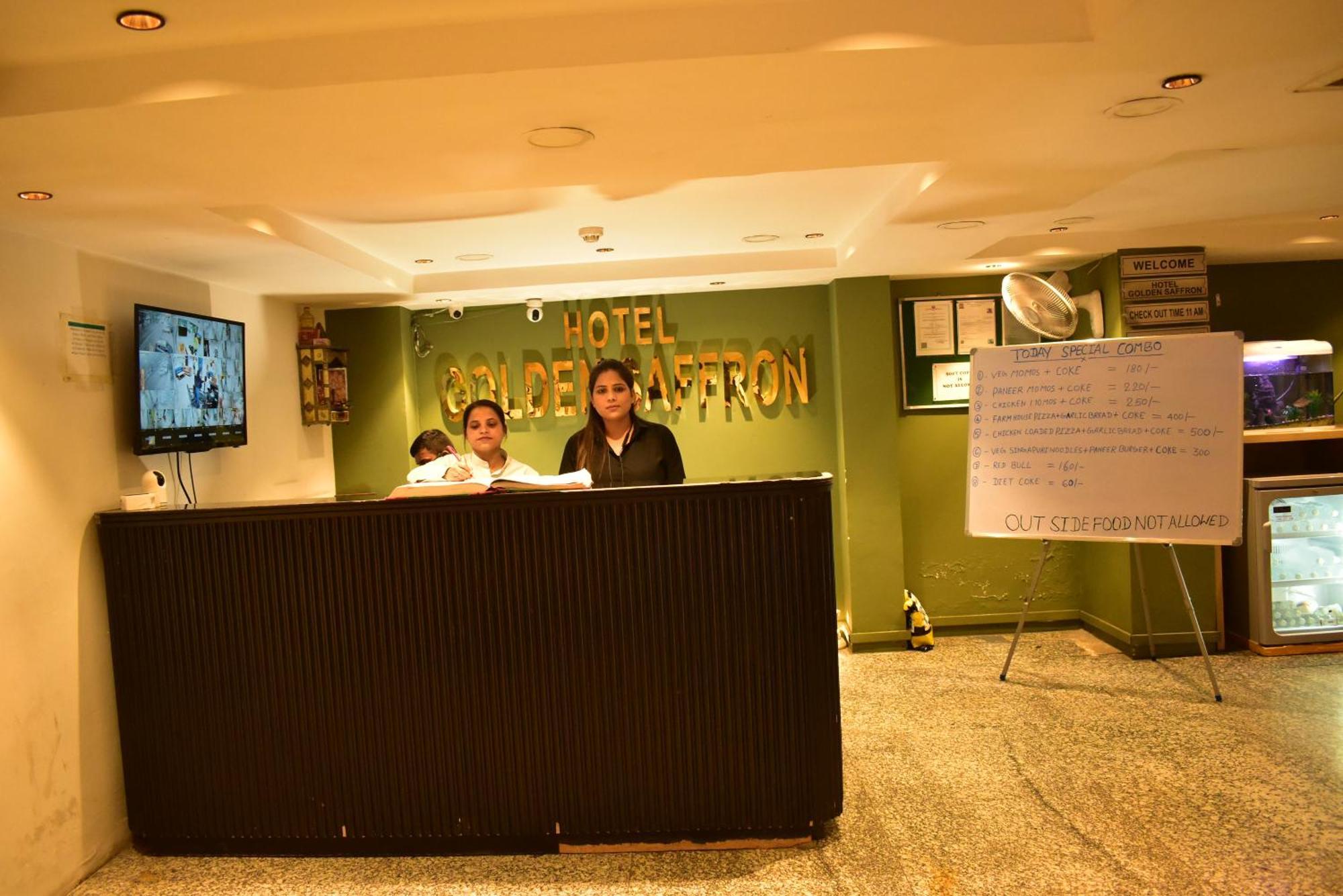 Hotel Golden Saffron By Qotel-Punjabi Bagh Nova Deli Exterior foto
