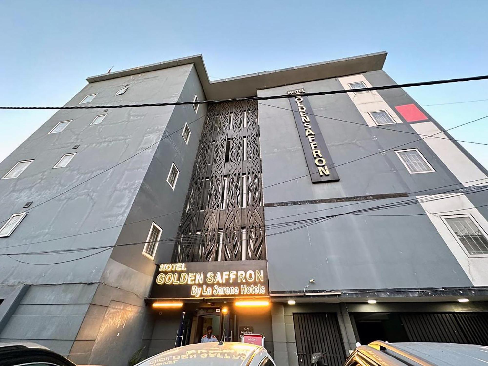 Hotel Golden Saffron By Qotel-Punjabi Bagh Nova Deli Exterior foto