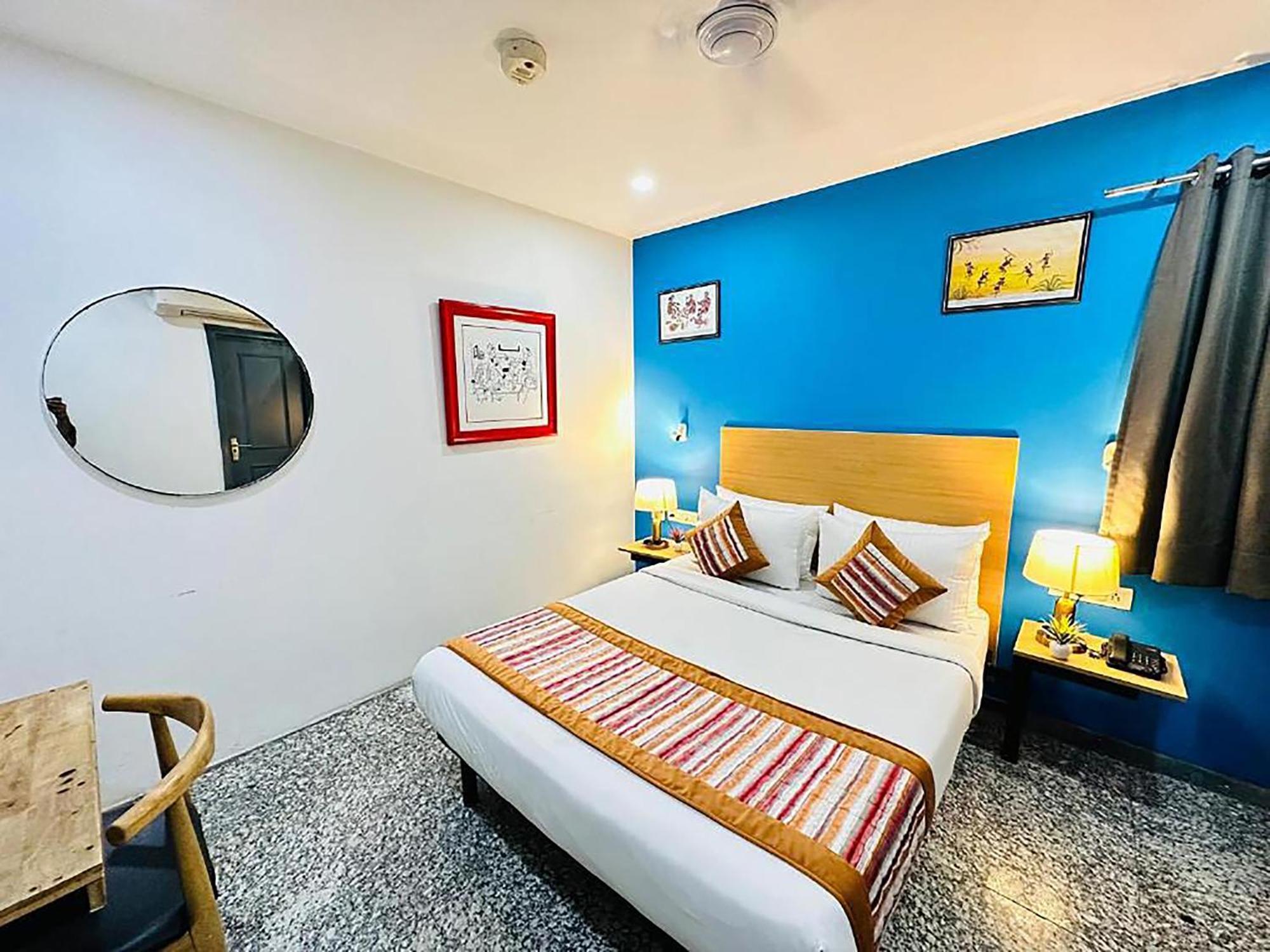 Hotel Golden Saffron By Qotel-Punjabi Bagh Nova Deli Exterior foto